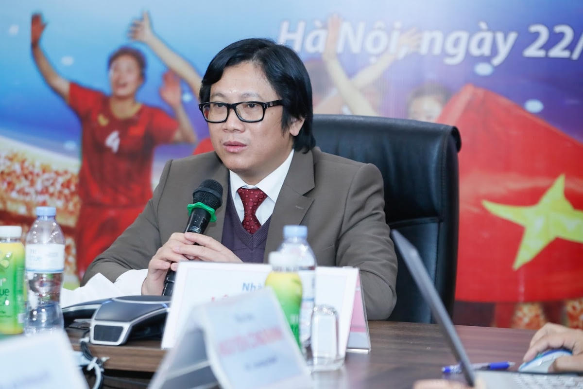 Quyền Tổng Biên tập Báo Đại Đoàn Kết Lê Anh Đạt phát biểu tại tọa đàm.