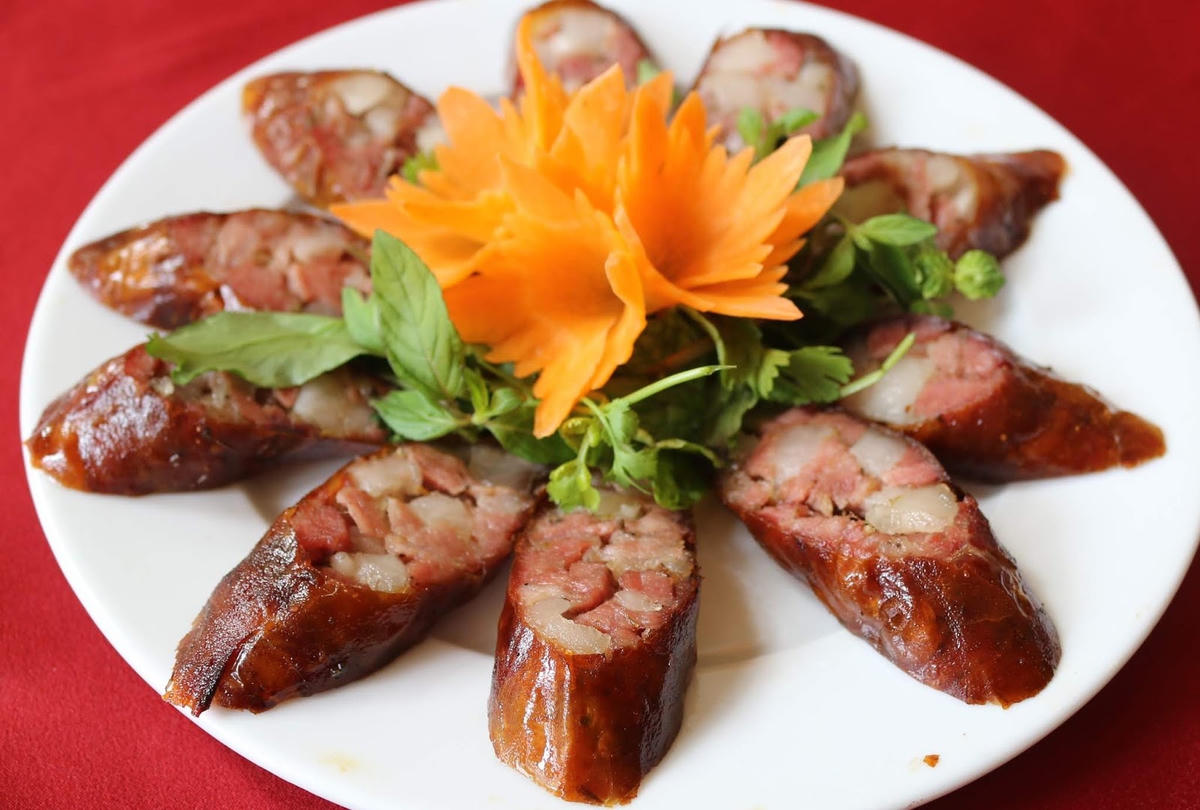Lạp sườn gác bếp