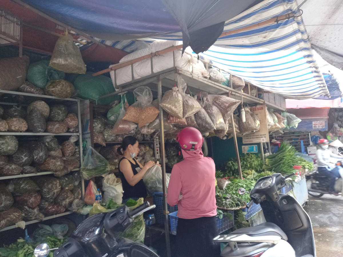 Chợ Nghĩa Tân (quận Cầu Giấy)