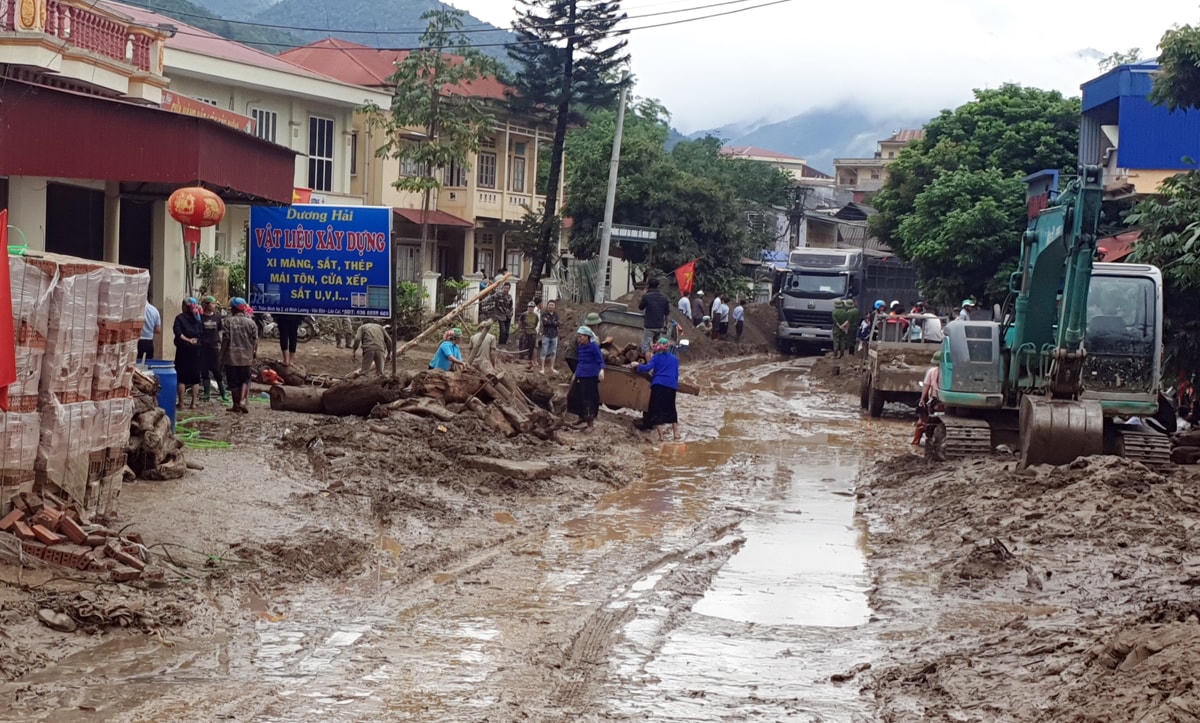 Lũ ống tràn qua xã Minh Lương (huyện Văn Bàn, Lào Cai) hồi tháng 4/2021.