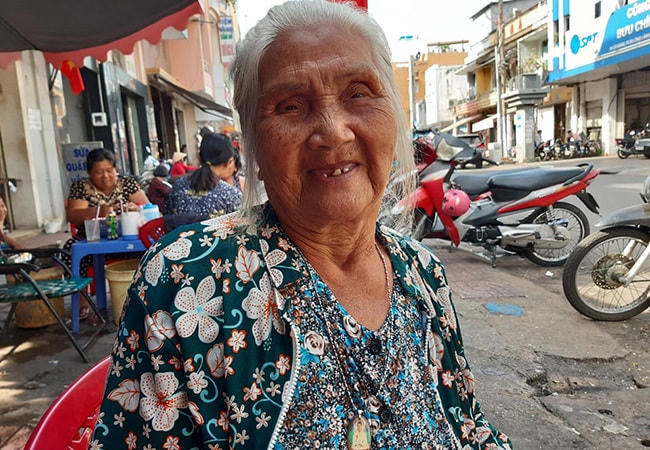 Nghệ sĩ Hồng Ngát lay lắt mưu sinh ở tuổi "xế chiều".