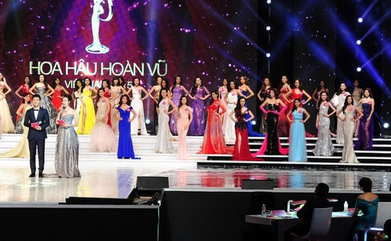 Chung kết cuộc thi hoa Hậu Hoàng Vũ tại TP Nha Trang năm 2015.