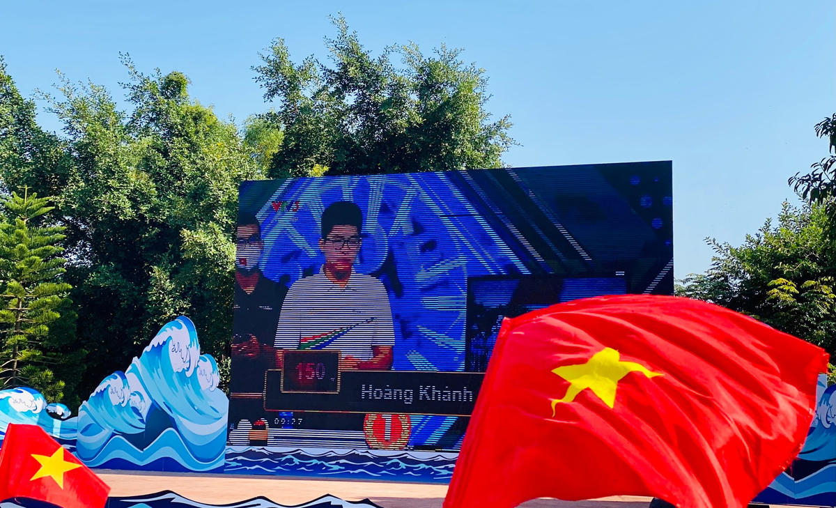 Hoàng Khánh có sở trường đọc rất nhanh, thường một trang sách chỉ mất 7-8 giây để đọc, khiến nhiều người phải trầm trồ. Chính khả năng này đã giúp em lập kỷ lục của chương trình Đường lên đỉnh Olympia khi trải qua tất cả 17 câu hỏi trong 60 giây của phần thi khởi động.