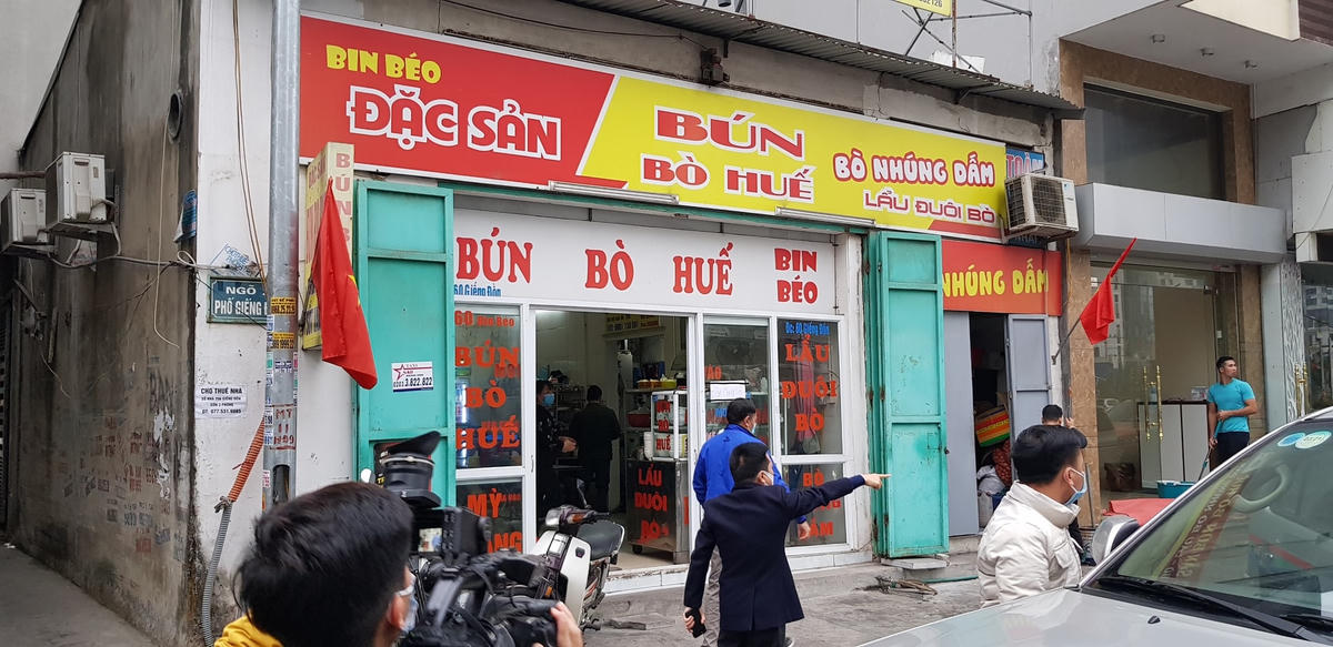Một quán ăn tại khu phố Giếng Đồn (TP Hạ Long)