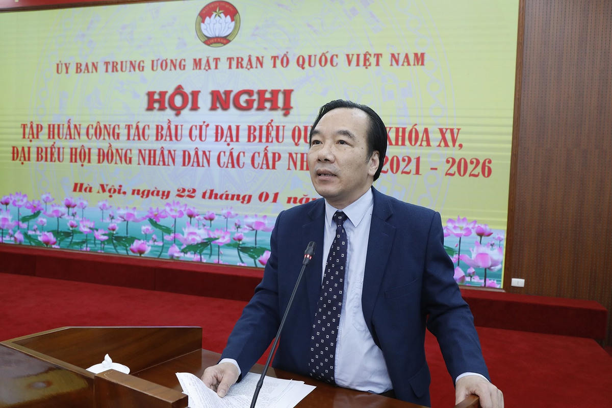 Phó Chủ tịch Ngô Sách Thực phát biểu tại Hội nghị.