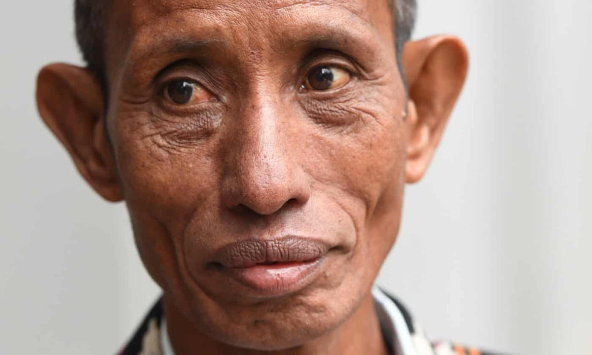 Daniel Sanda, một nông dân trồng rong biển trên hòn đảo Rote của Indonesiabị ảnh hưởng nặng nề sau thảm họa tràn dầu. Ảnh: Peter Rae / AAP.  
