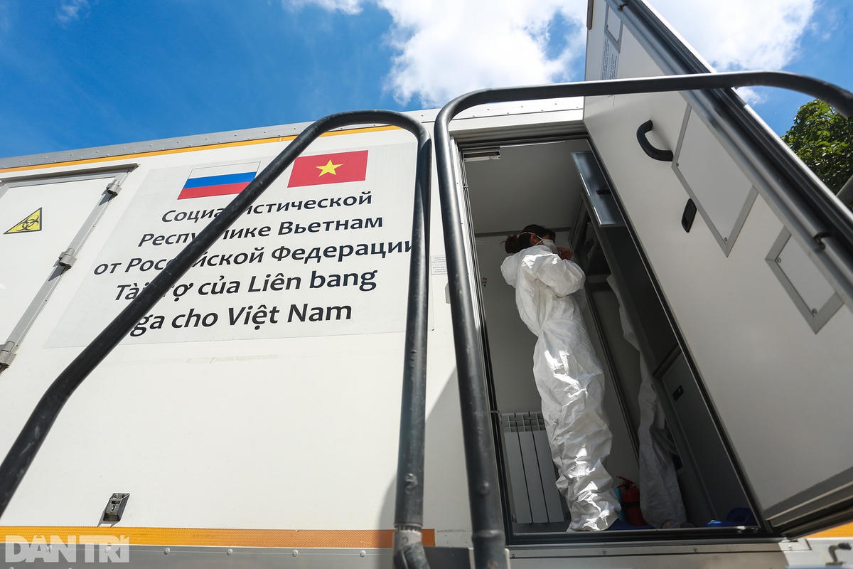 Cận cảnh phòng xét nghiệm Covid-19 di động duy nhất tại Việt Nam