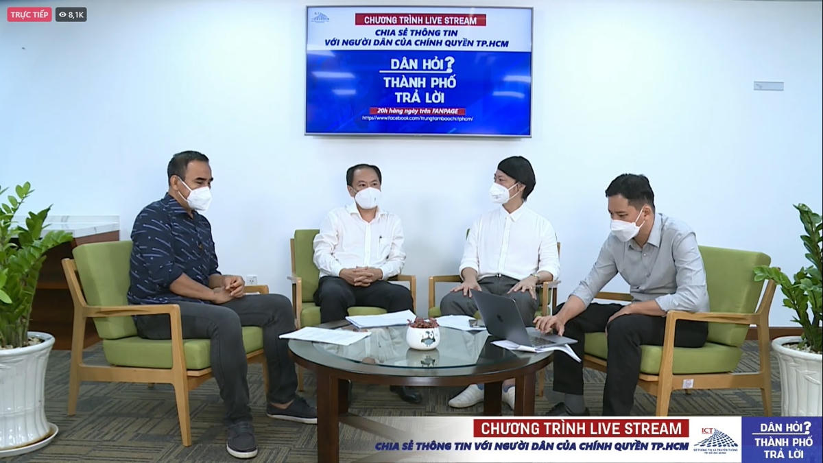 Buổi livestream "Dân hỏi - Thành phố trả lời" diễn ra từ 20 giờ tối 26/8 đang thu hút hàng ngàn lượt bình luận trên mạng xã hội facebook.