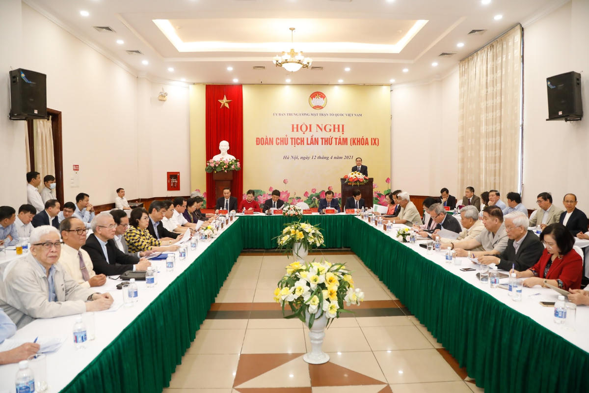 Quang cảnh Hội nghị Đoàn Chủ tịch UBTƯ MTTQ Việt Nam lần thứ tám.