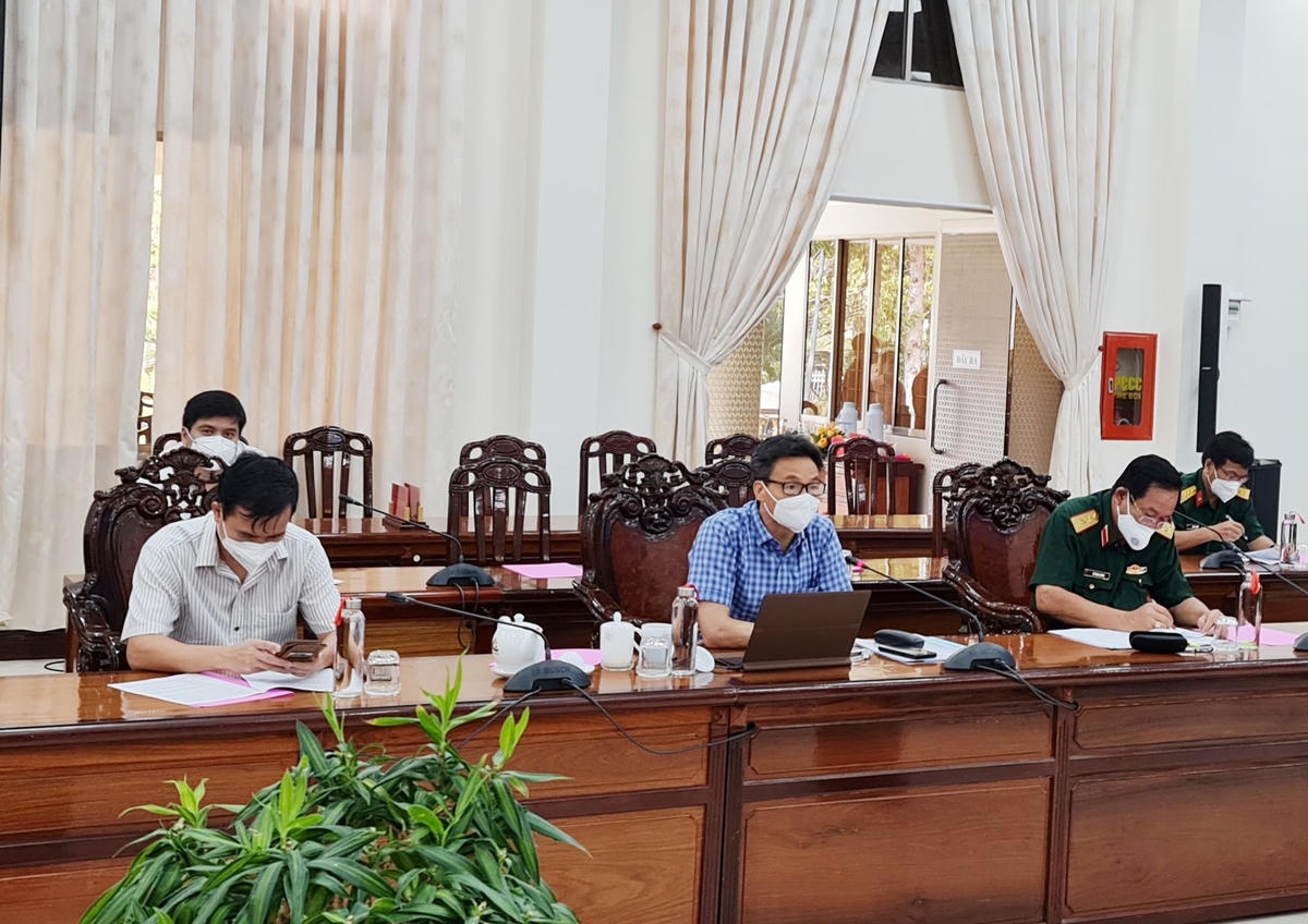 Phó Thủ tướng Chính phủ Vũ Đức Đam phát biểu chỉ đạo tại buổi làm việc.