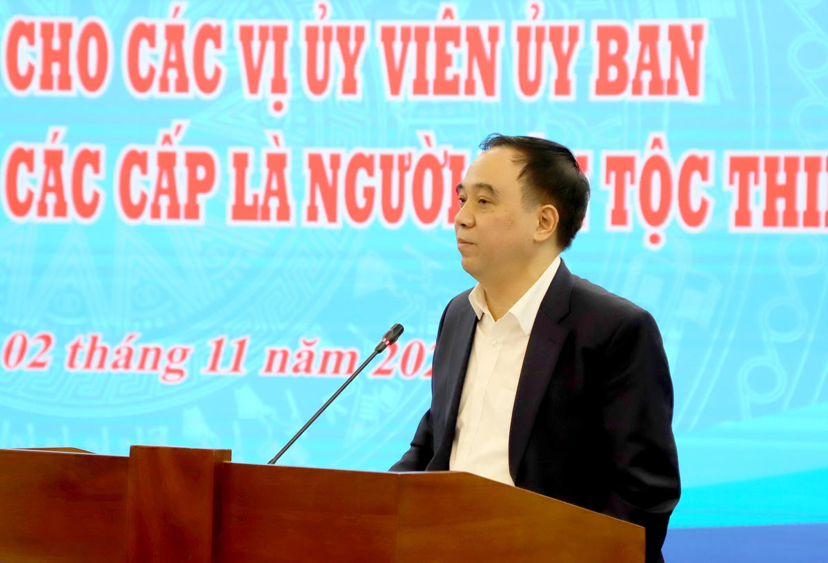 Ông Vũ Đăng Minh, Trưởng ban Dân tộc UBTƯ MTTQ Việt Nam phát biểu tại Hội nghị.