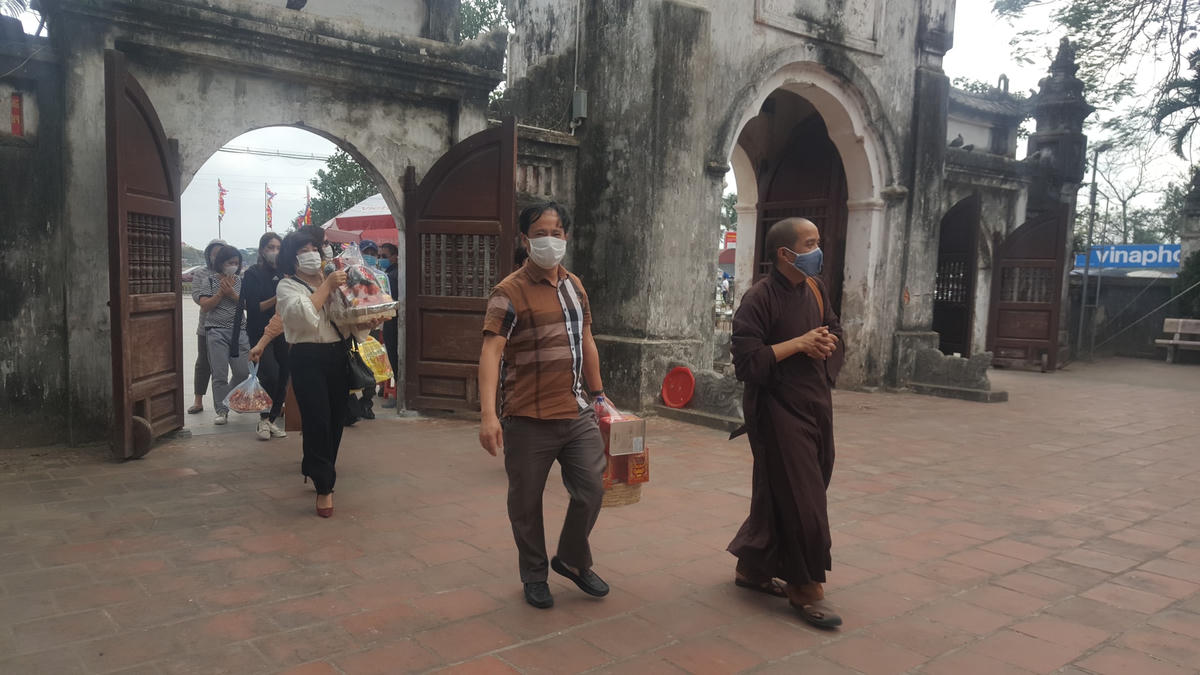 [ẢNH] Nam Định: Đền Trần vẫn mở cửa nhưng thưa người