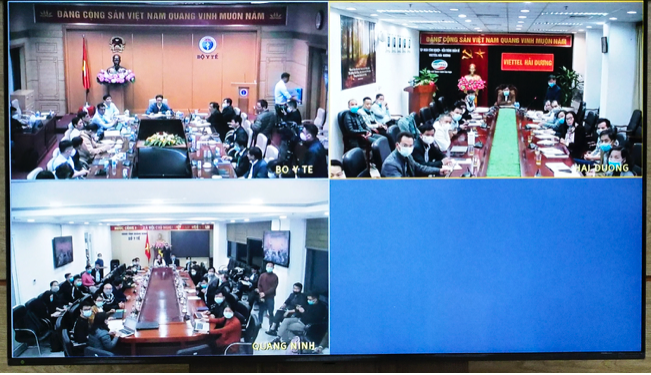 Cuộc họp trực tuyến khẩn giữa Ban Chỉ đạo và lãnh đạo hai tỉnh Hải Dương, Quảng Ninh diễn ra trong đêm muộn ngày 27/1 sau khi có thông tin về ca nhiễm Covid-19. (Ảnh: Tuấn Anh).