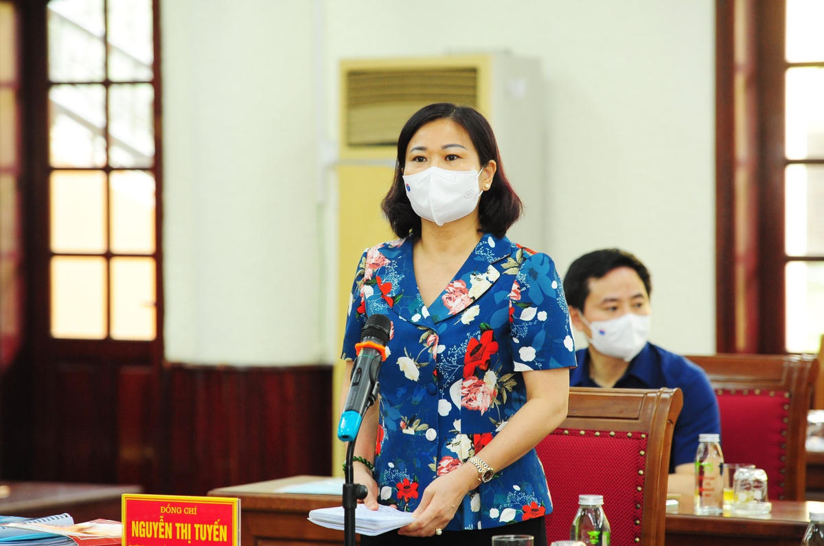Tại buổi làm việc, Phó Bí thư Thường trực Thành ủy Nguyễn Thị Tuyến cho rằng phải ngăn chặn được tình trạng lây nhiễm chéo trong các khu vực phong toả là một trong những vấn đề rất cấp thiết của huyện Thanh Trì.