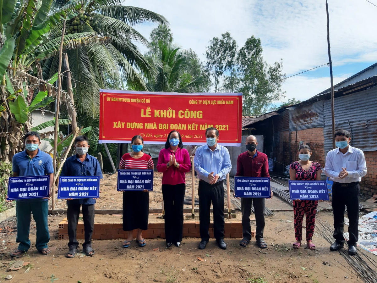 Lễ khởi công xây nhà đại đoàn kết tại huyện Cờ Đỏ (TP Cần Thơ).
