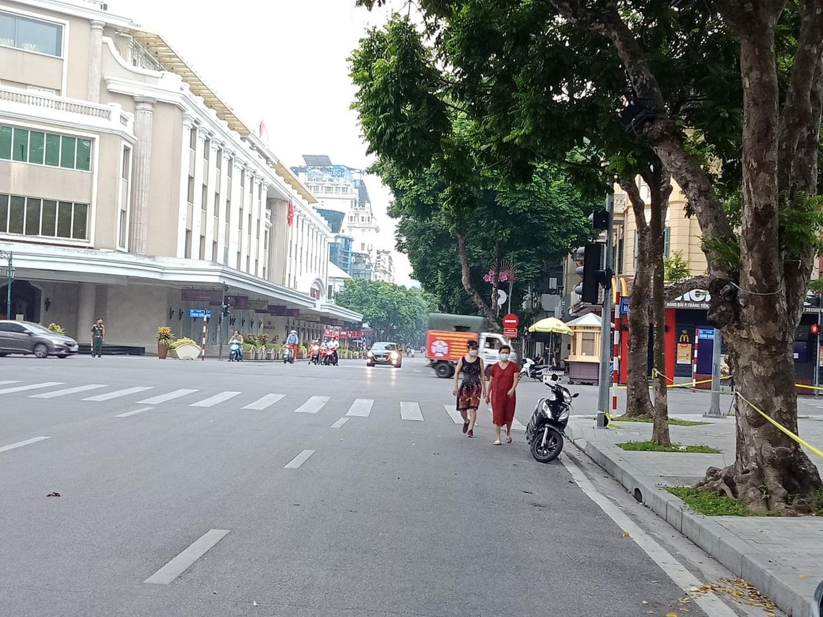 Người dân Hà Nội vẫn chủ quan trong phòng, chống dịch