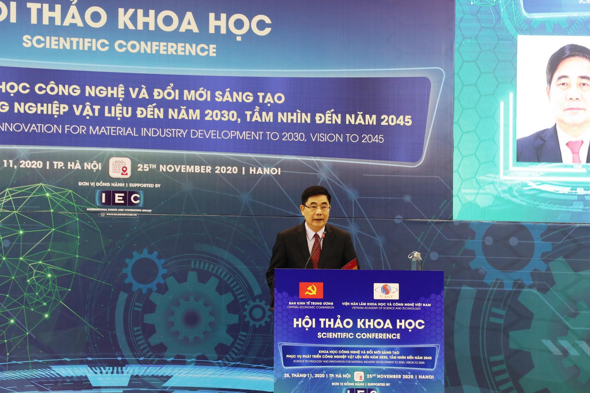 TS. Cao Đức Phát phát biểu tại hội thảo