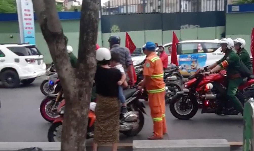 Hình ảnh vụ va chạm gây phản cảm.