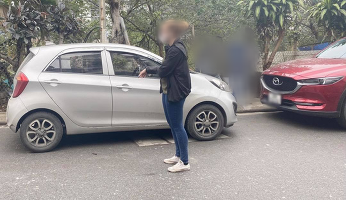 Một trong những bị hại thực nghiệm lại hiện trường vụ việc.