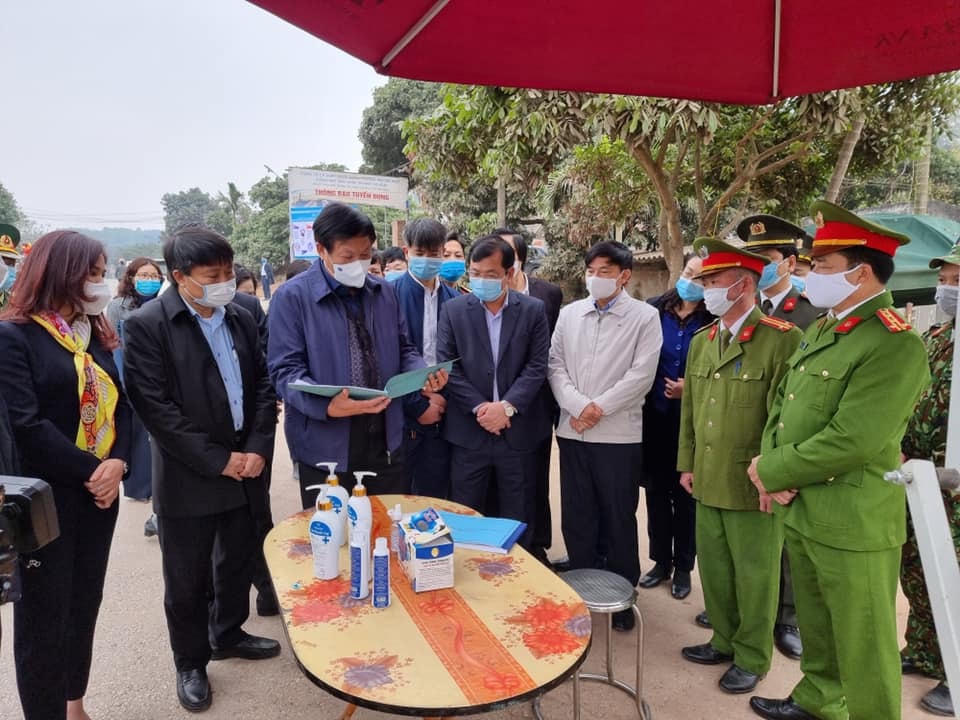 Đoàn công tác kiểm tra công tác phòng dịch tại Bắc Giang.