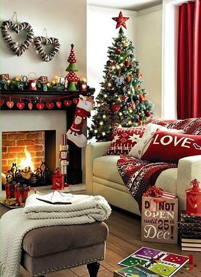 [ẢNH] Trang trí cây thông Noel lộng lẫy trong đêm Giáng sinh