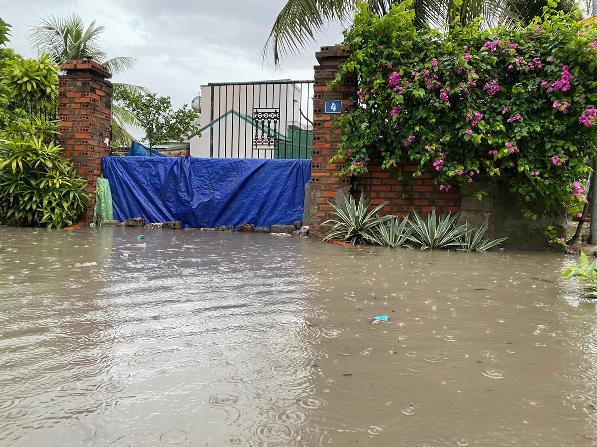 (Ảnh) Quảng Ninh: Mưa lớn gây ngập lụt một số khu vực 