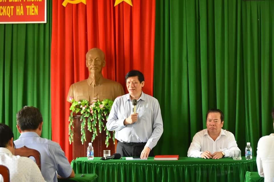 Bộ trưởng Bộ Y tế phát biểu chỉ đạo công tác phòng chống dịch Covid-19. 
