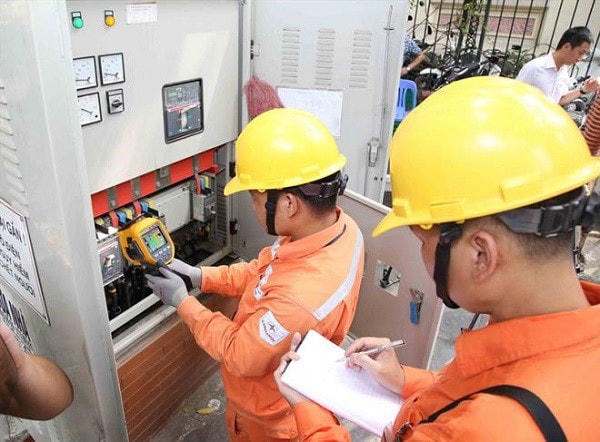 Giá bán lẻ điện một giá chỉ có lợi đối với khách hàng sử dụng từ 700-900 KWh/tháng trở lên. (Ảnh minh họa: KT).