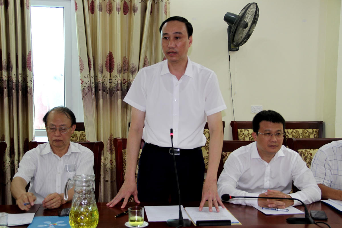 Phó Chủ tịch Phùng Khánh Tài phát biểu tại buổi làm việc.