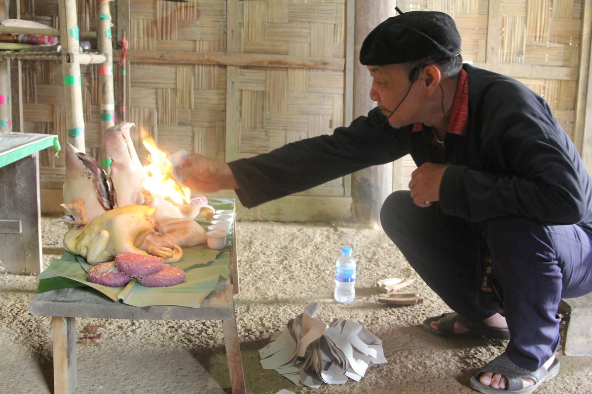 Lễ cúng Thanh minh của đồng bào dân tộc Dao (Ba Vì, Hà Nội).