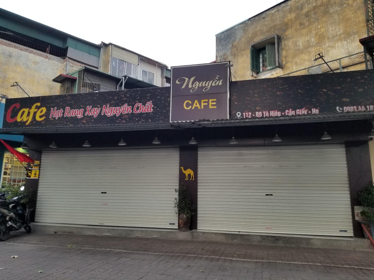 Chiều 3/5, hàng loạt quán cà phê ở Hà Nội nghiêm chỉnh đóng cửa