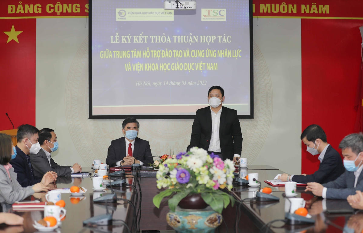 GS. TS Lê Anh Vinh, Viện trưởng Viện Khoa học Giáo dục Việt Nam phát biểu tại lễ ký kết. Ảnh: Thanh Tùng.