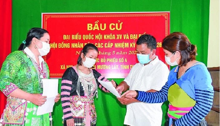Cử tri đi bỏ phiếu tại Thanh Hoá đạt tỷ lệ cao nhất từ trước đến nay.