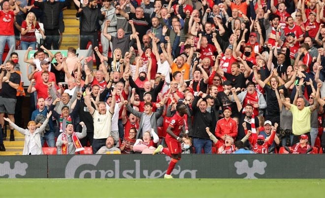 Liverpool tạm chiếm ngôi đầu bảng.