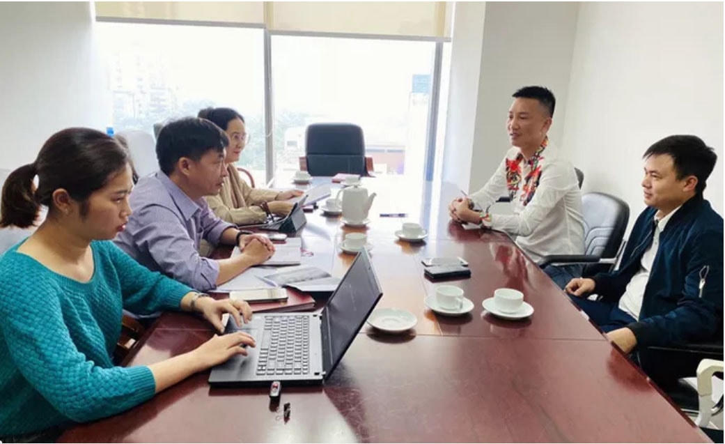 Bùi Xuân Huân làm việc với cơ quan chức năng.
