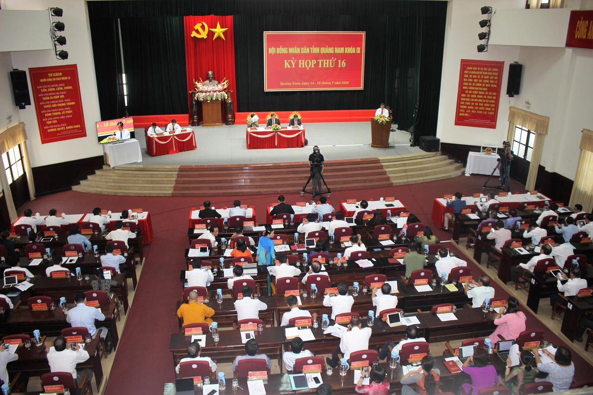 Các đại biểu tham dự Kỳ họp HĐND tỉnh Quảng Nam lần thứ 16.