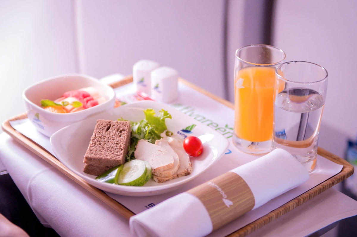 Thưởng thức ẩm thực trên không định hướng 5 sao của Bamboo Airways