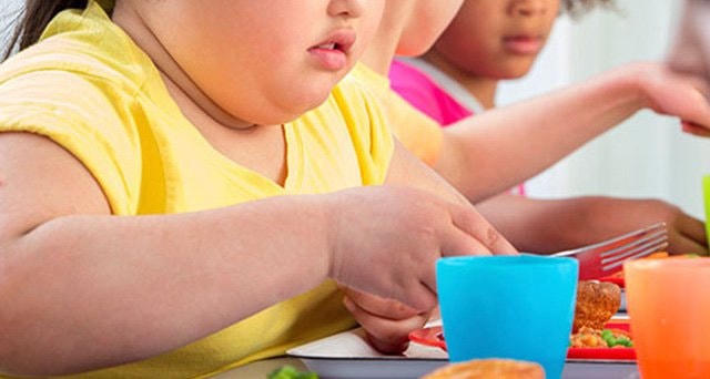 Chế độ dinh dưỡng tác động nhiều tới tình trạng béo phì ở trẻ.