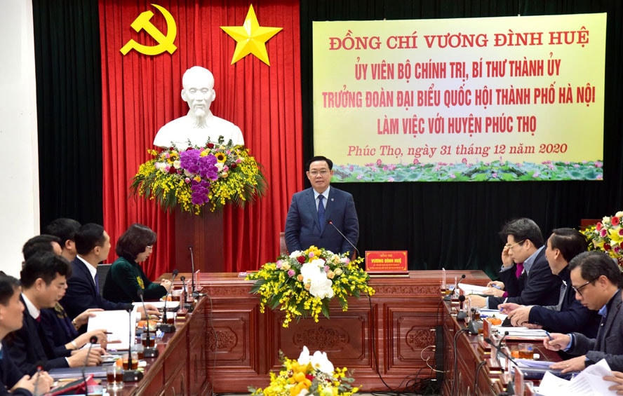 Dấu ấn về phong cách lãnh đạo: Gương mẫu, quyết liệt hành động