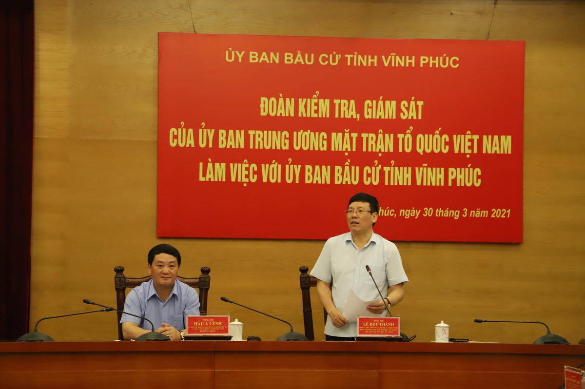 Chủ tịch UBND tỉnh Vĩnh Phúc phát biểu tại buổi làm việc.