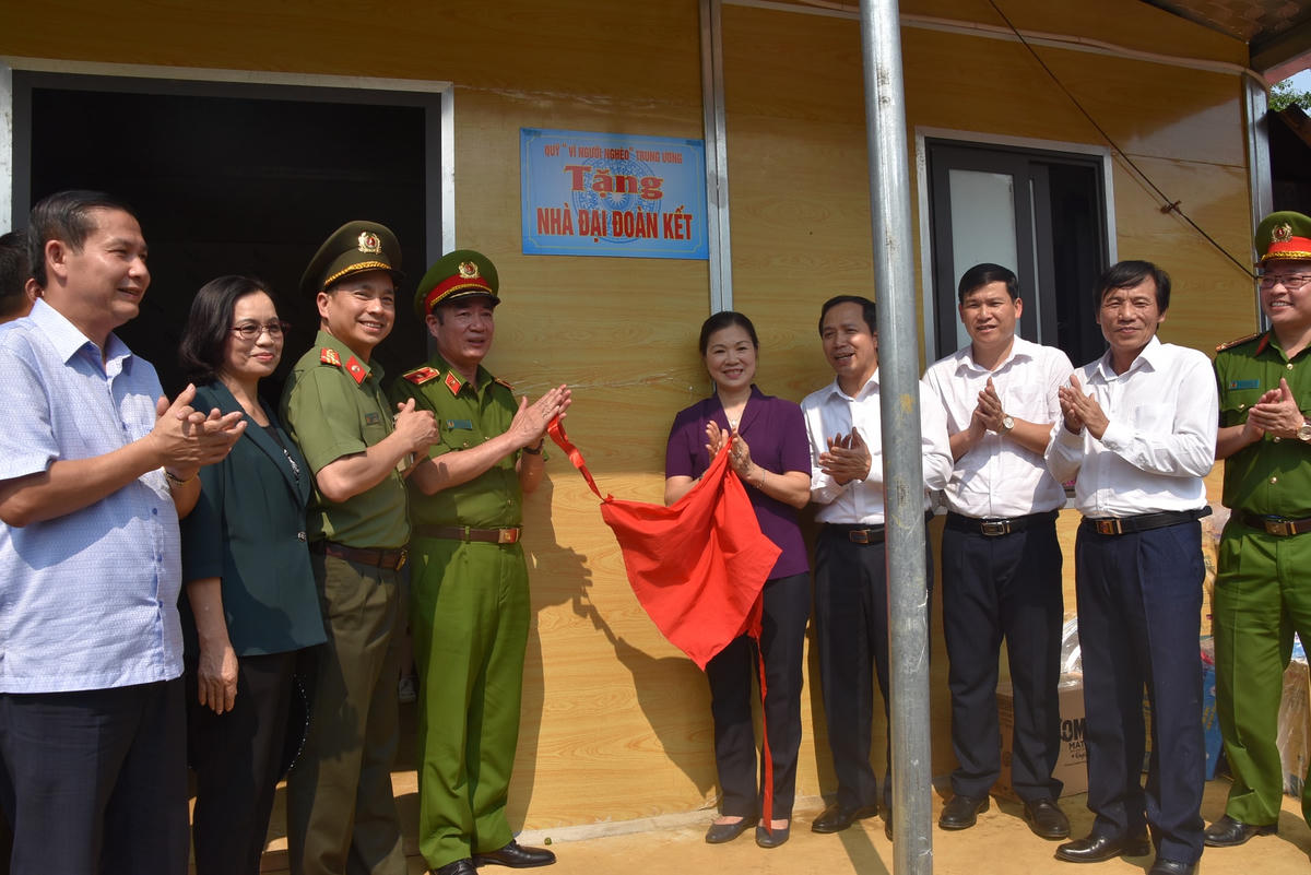 Vận động người dân đẩy lùi tệ nạn ma túy, xây dựng đời sống văn hóa