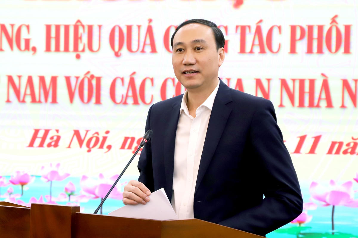 Phó Chủ tịch Phùng Khánh Tài phát biểu tổng kết Hội thảo.