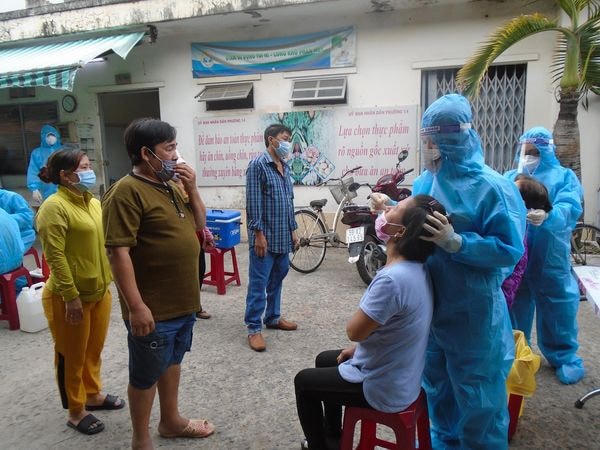 TP HCM lấy mẫu tầm soát ở tất cả các quận - huyện và thành phố