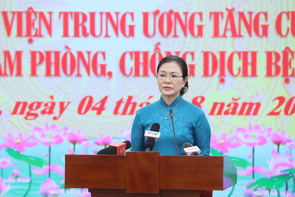 Phó Chủ tịch UBTƯ MTTQ Việt Nam Trương Thị Ngọc Ánh phát biểu.