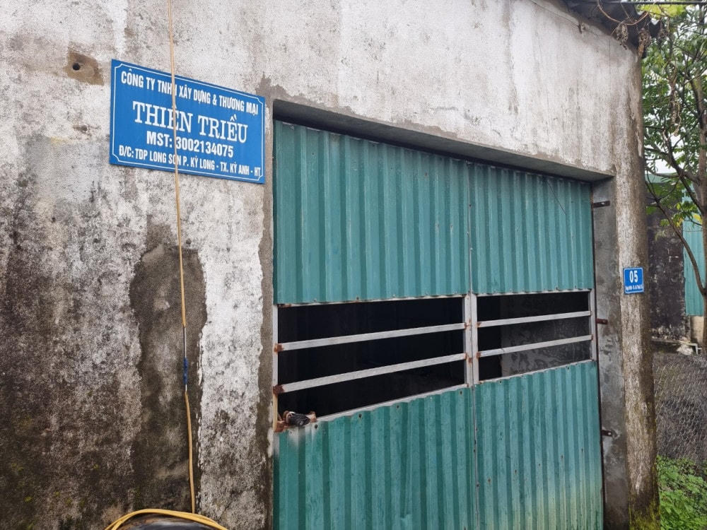 Trụ sở để không của Công ty TNHH Xây dựng và Thương mại Thiên Triều.
