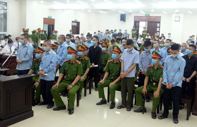 Các bị cáo tại tòa sơ thẩm.