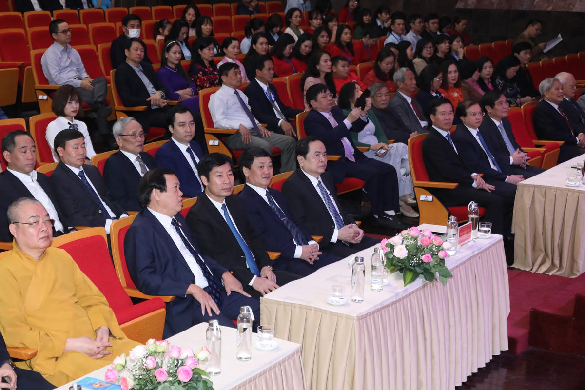 Lãnh đạo Đảng, Nhà nước, MTTQ Việt Nam dự lễ khai mạc.