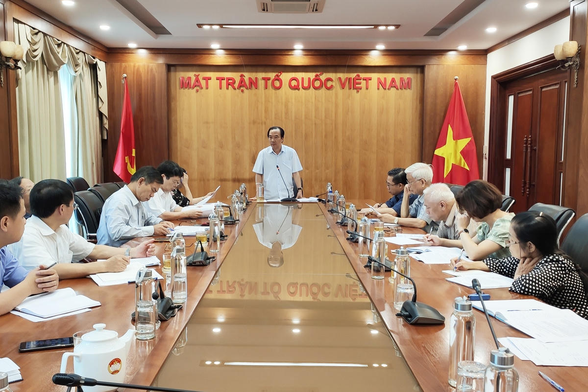 Phó Chủ tịch Ngô Sách Thực phát biểu tại hội nghị.