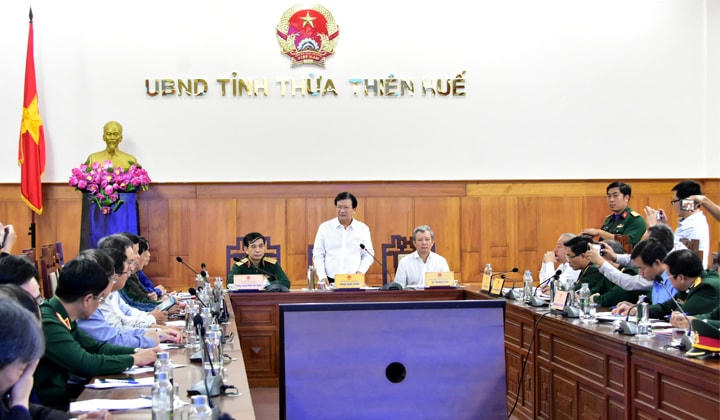 Phó Thủ tướng Trịnh Đình Dũng làm việc với UBND tỉnh Thừa Thiên-Huế.