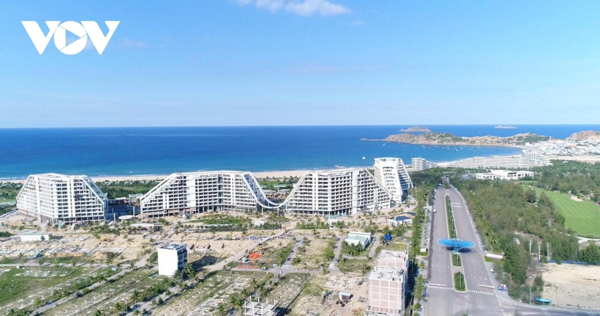 Nhiều địa phương đã tận dụng được lợi thế từ cảnh quan thiên nhiên đẹp, các điều kiện tự nhiên tốt ven biển, đảo, và rừng sẽ tận dụng được lợi thế để bứt phá và thu hút nhà đầu tư…